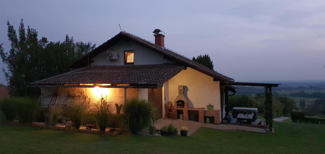 Holiday House Vilana Puconci Luaran gambar